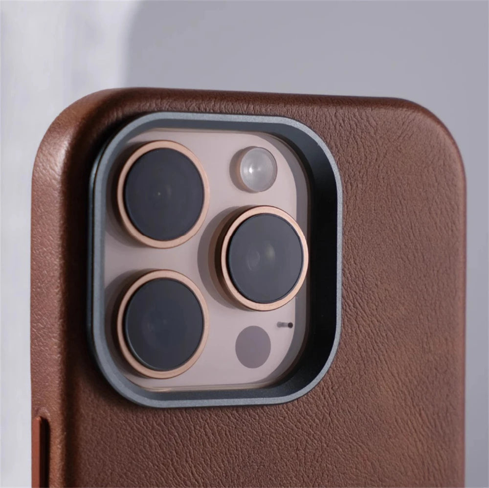 Case de Couro Nível Premium com Megasafe para iPhone 16 15 14